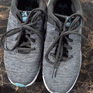 Under Armour Women's Size 7